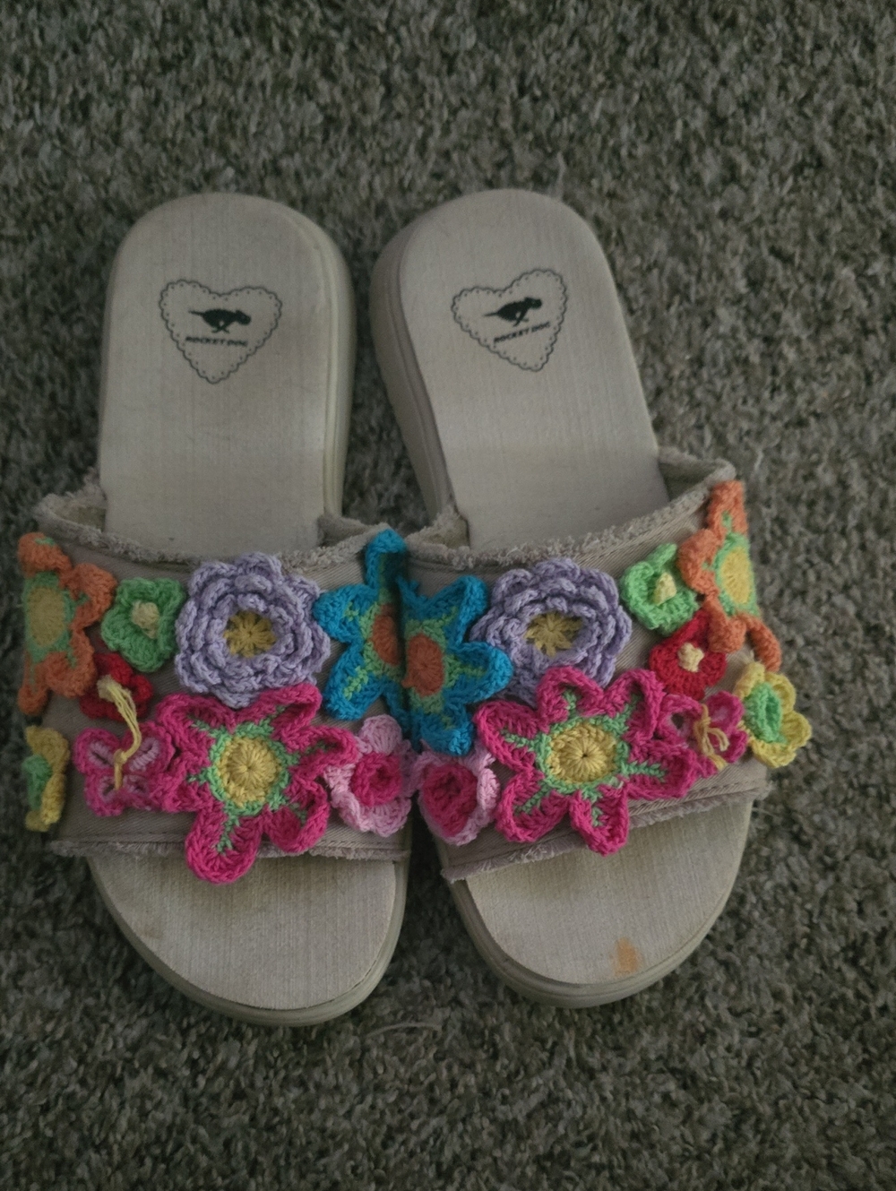 Rocket Dog Cream Insole Slide with Black Logo Heart